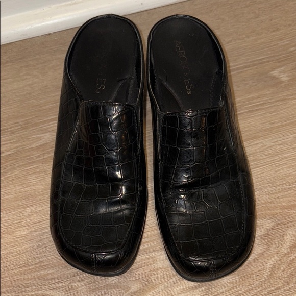AEROSOLES Shoes - AEROSOLES Black Heels with Crocodile Texture